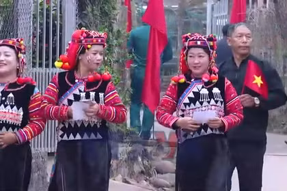 Không khí ngày bầu cử nơi biên giới cực Tây Sín Thầu ở Điện Biên