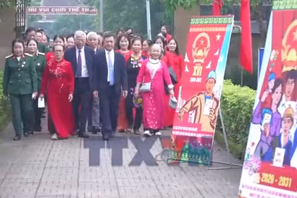 Cử tri Hà Tĩnh hân hoan tham dự ngày hội non sông