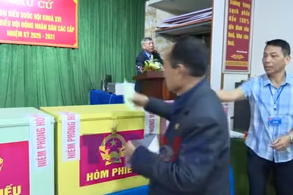 Nô nức Ngày hội non sông nơi cửa biển tại tỉnh Hưng Yên 