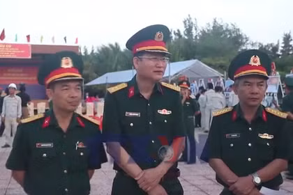 Nhộn nhịp ngày hội toàn dân nơi địa đầu cực Nam Tổ quốc