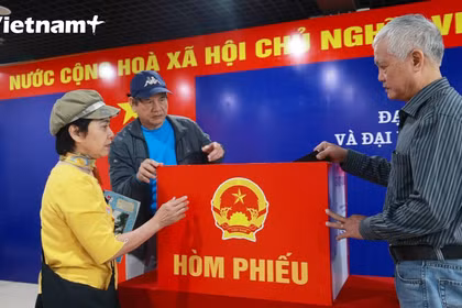 Phường 'Tứ trấn Thăng Long’ sáng ý chí, hướng về ngày hội toàn dân 