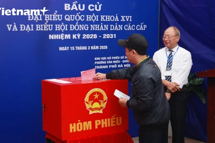 Hà Nội: Người dân dậy sớm, háo hức đi bỏ phiếu trong ngày hội non sông