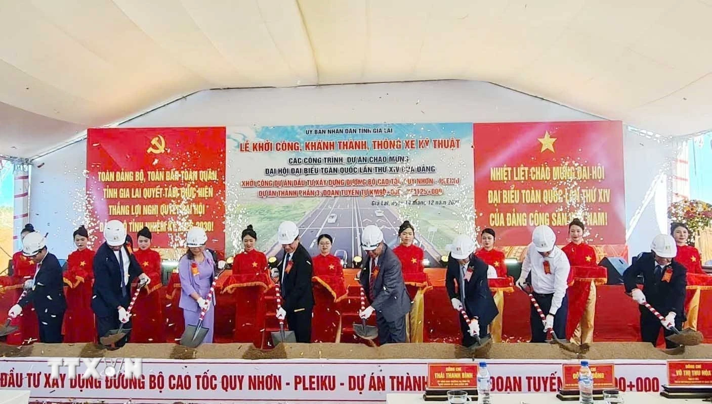 Lễ khởi công Dự án thành phần 3 thuộc Dự án đầu tư xây dựng đường bộ cao tốc Quy Nhơn-Pleiku. (Ảnh: Hồng Điệp/TTXVN)