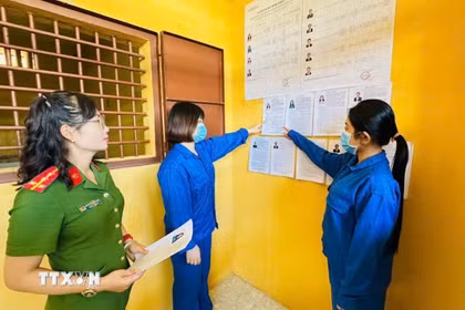 Công tác chuẩn bị cho bầu cử được thực hiện đầy đủ, chu đáo, nhằm bảo đảm quyền và nghĩa vụ của người bị tạm giữ, tạm giam. (Ảnh: TTXVN phát)
