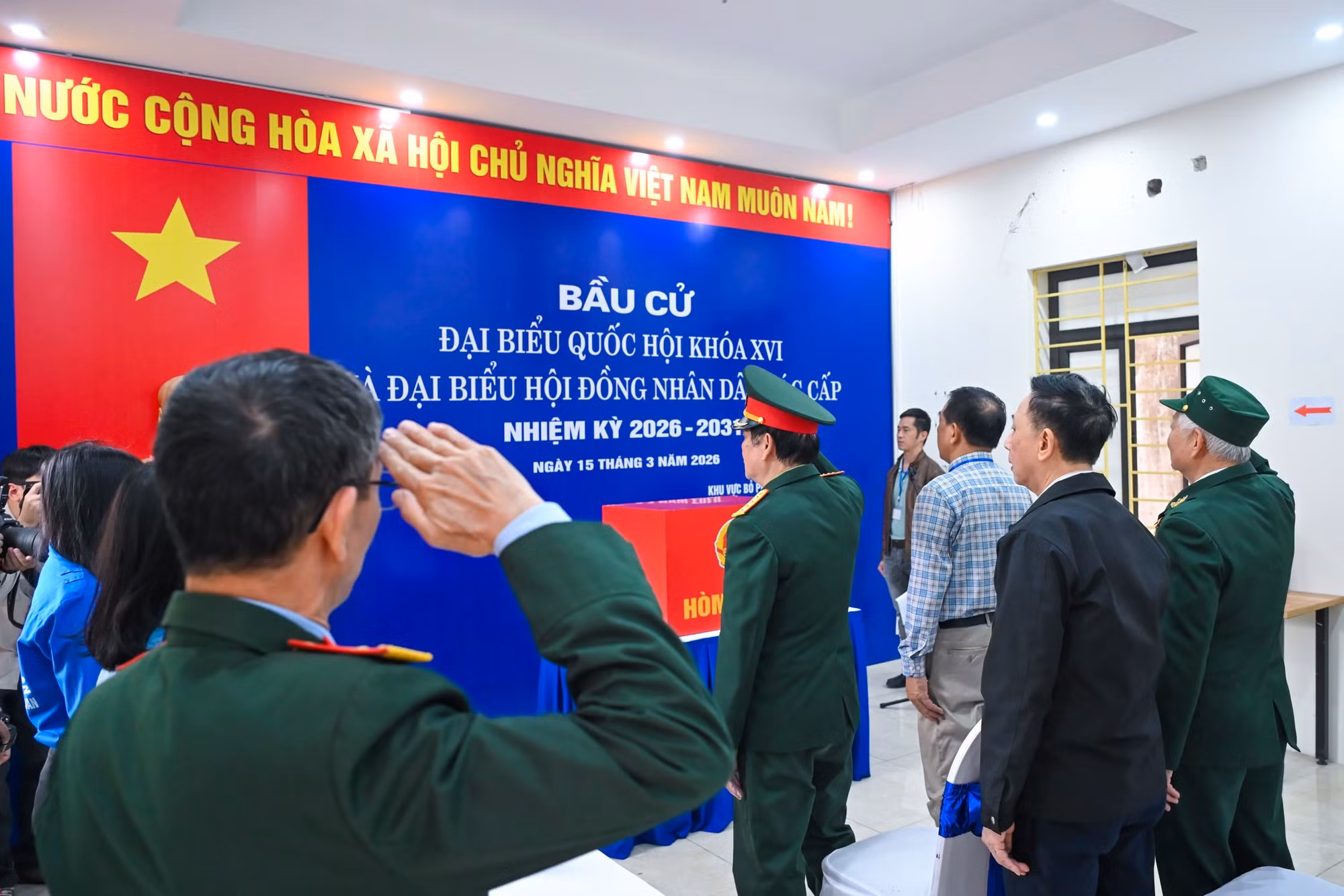 van-hanh-thu-nghiem-bau-cu-ha-noi-5.jpg
