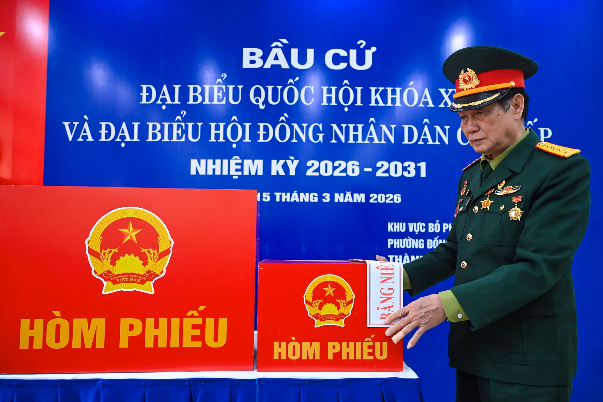 van-hanh-thu-nghiem-bau-cu-ha-noi-9.jpg