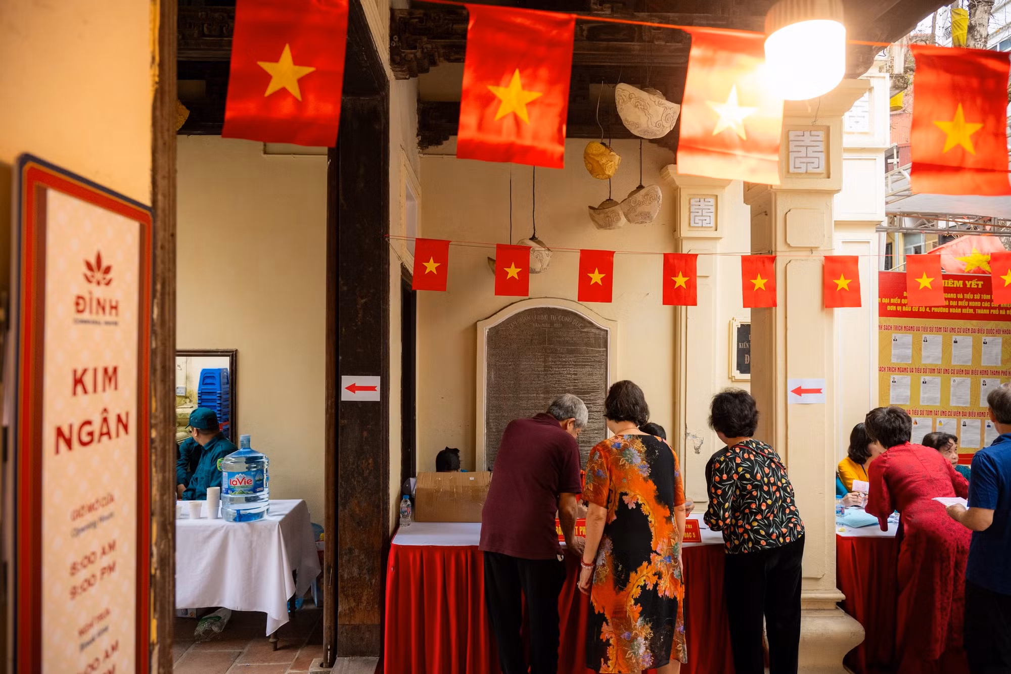 di-tich-hoan-kiem-ngay-bau-cu-10.jpg