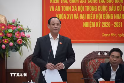 Phó Chủ tịch Quốc hội Trần Quang Phương ghi nhận và đánh giá cao tỉnh Thanh Hóa đã chủ động trong công tác bảo đảm an ninh, trật tự, an toàn xã hội cho cuộc bầu cử. (Ảnh: Hoa Mai/TTXVN)