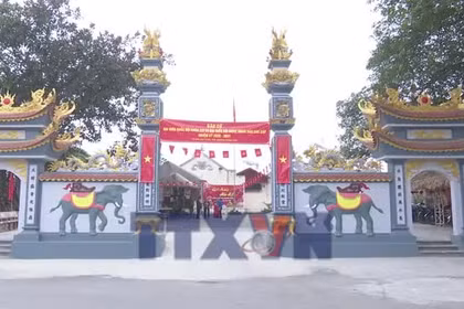 Công nhân ở Ninh Bình tham gia Ngày hội lớn