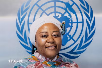 Bà Caroline Nyamayemombe, Trưởng Đại diện Cơ quan Liên hợp quốc về Bình đẳng giới và Trao quyền cho Phụ nữ (UN Women) tại Việt Nam trả lời phỏng vấn của phóng viên TTXVN. (Ảnh: TTXVN phát)