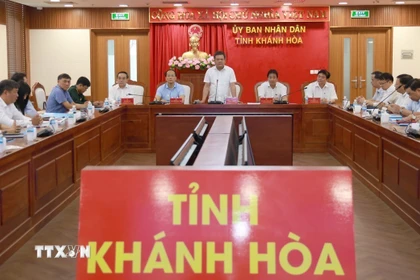 Ủy ban Bầu cử tỉnh Khánh Hòa họp nghe báo cáo nhanh kết quả bầu cử. (Ảnh: Xuân Triệu/TTXVN)