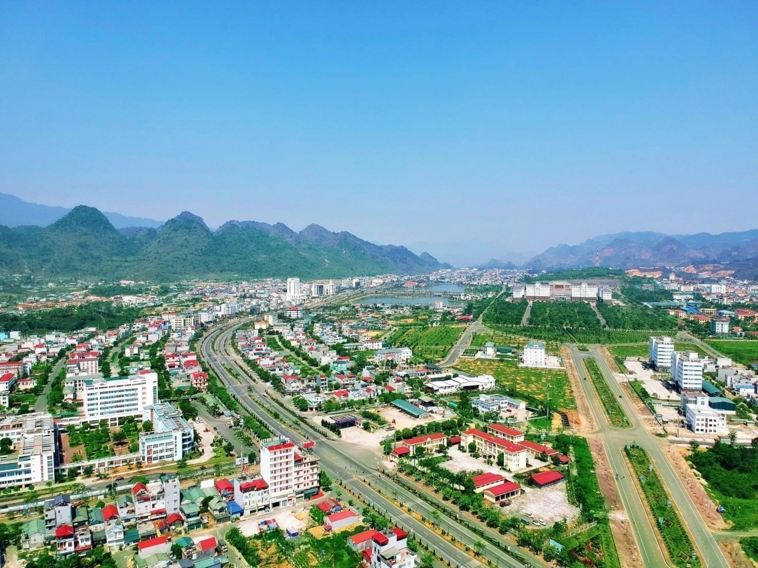 Lai Châu vững bước vươn mình cùng đất nước