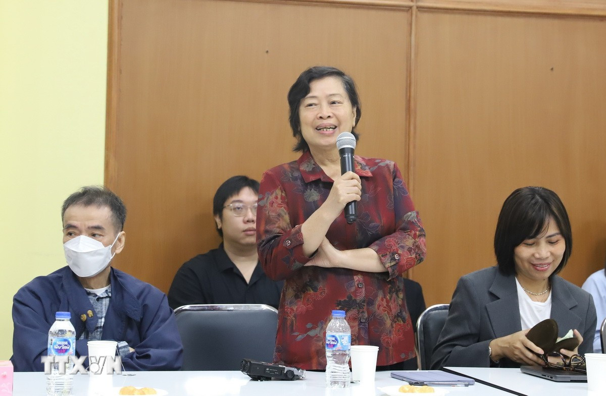 ttxvn-gop-y-du-thao-van-kien-dai-hoi-14-2.jpg