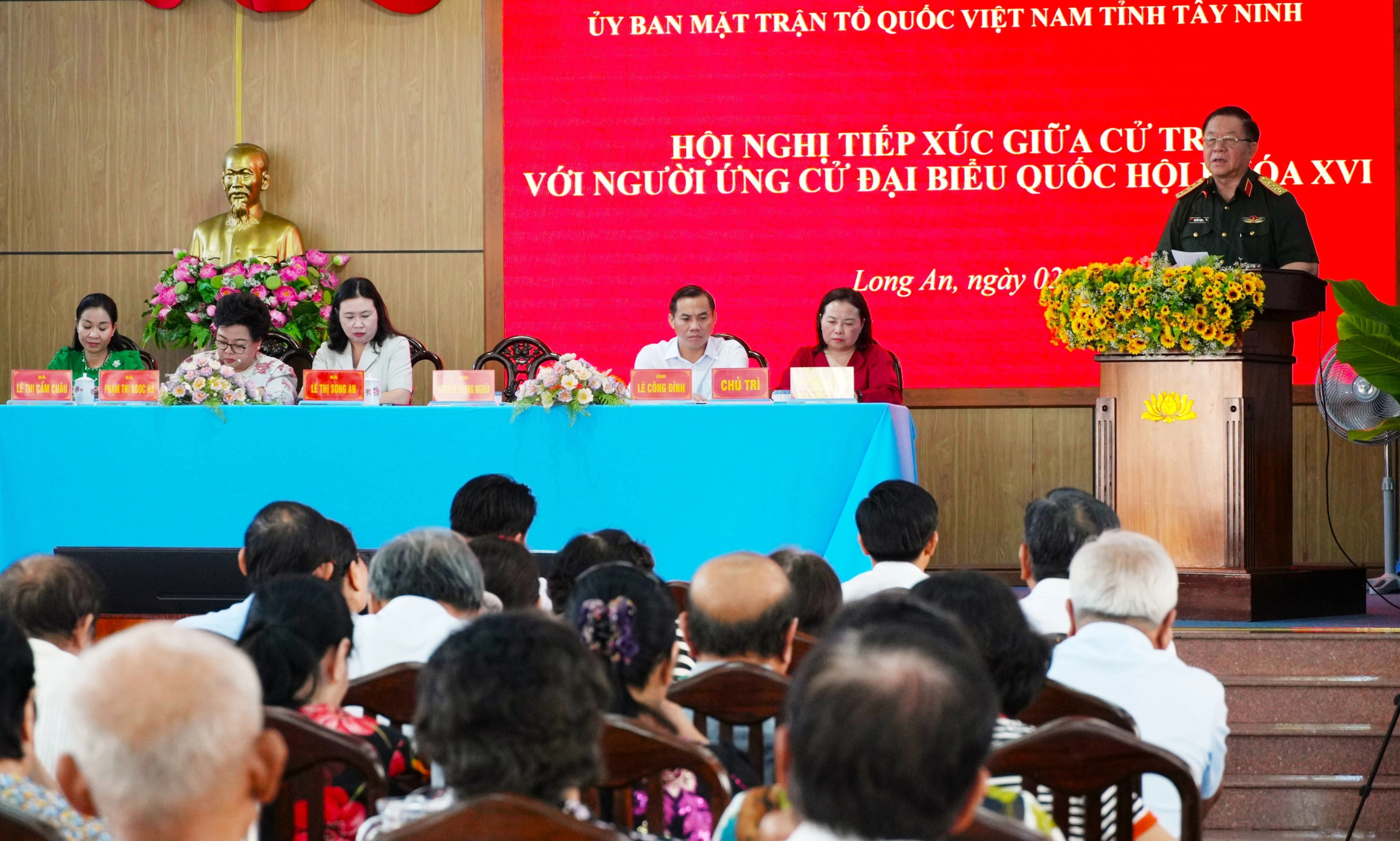 Hội nghị giới thiệu chương trình hành động của người ứng cử đại biểu Quốc hội đơn vị tỉnh Tây Ninh. (Ảnh: Thanh Bình/TTXVN)