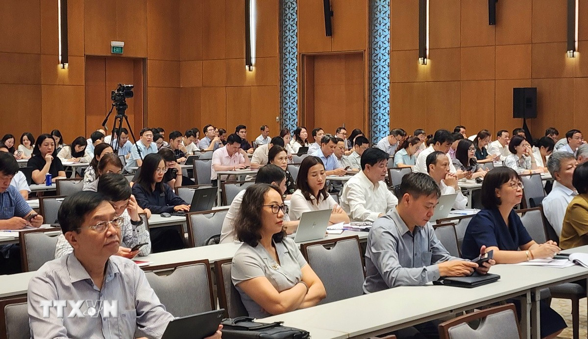 Các đại biểu dự Hội nghị tại điểm cầu Trụ sở Chính phủ. (Ảnh: Chu Thanh Vân/TTXVN) ttxvn-dang-uy-chinh-phu-3.jpg
