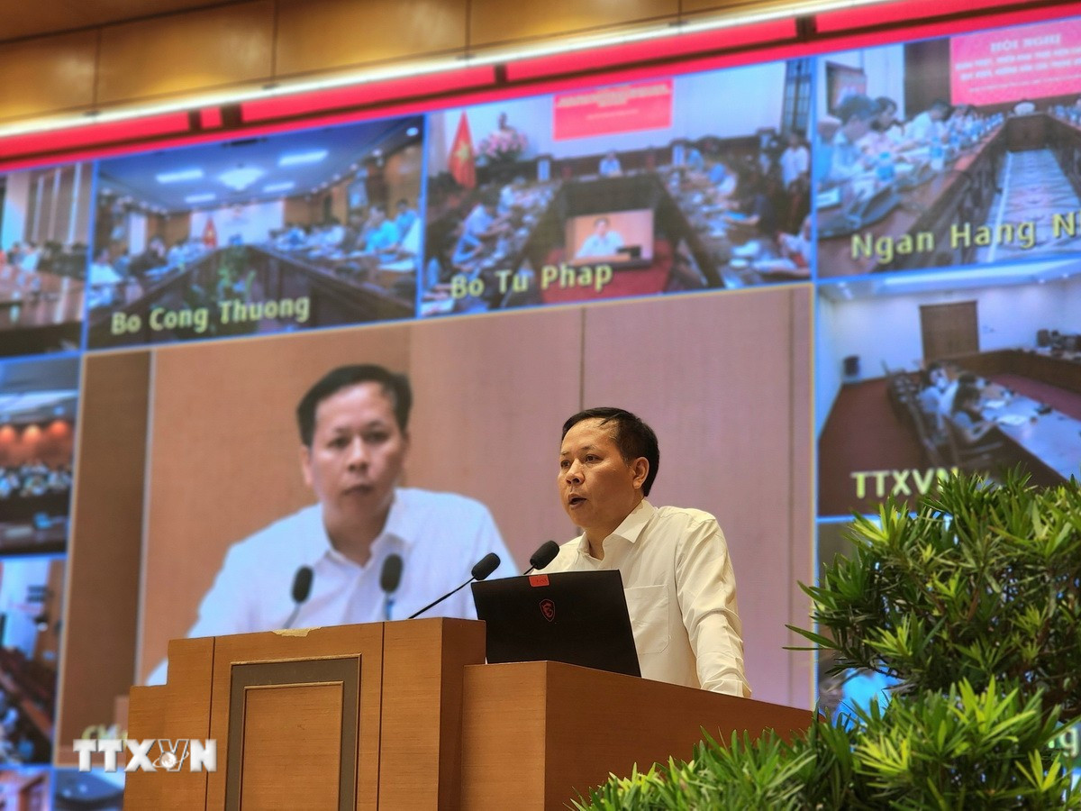 Ông Trần Anh Trường, Vụ trưởng Vụ Tổ chức-Điều lệ, Ban Tổ chức Trung ương, trình bày các nội dung quán triệt. (Ảnh: Chu Thanh Vân/TTXVN) ttxvn-dang-uy-chinh-phu-1-7232.jpg