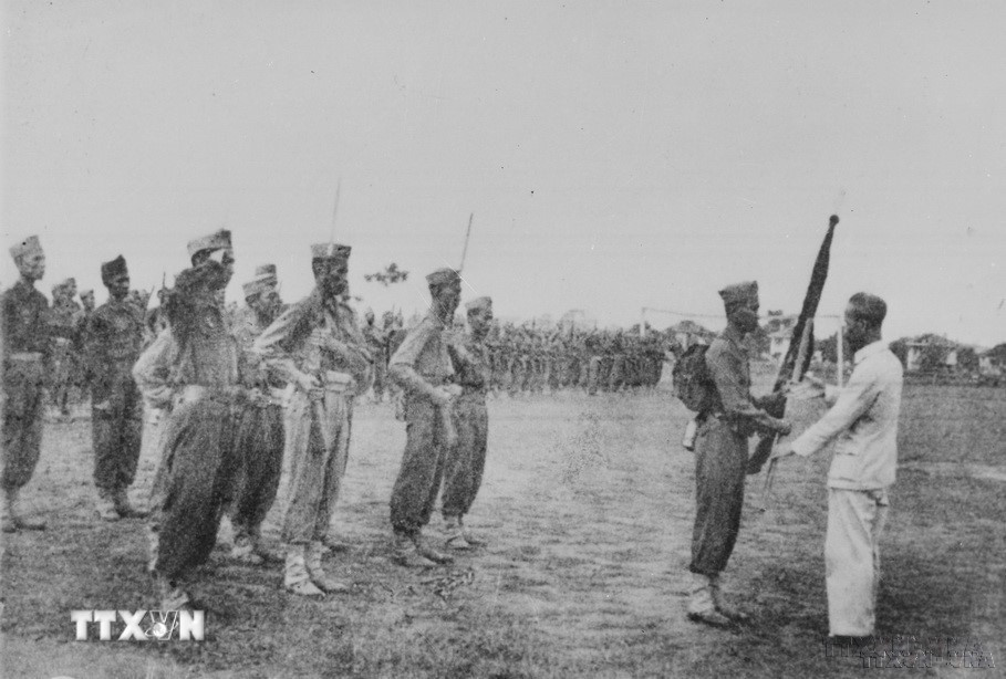 ttxvn-dang-lanh-dao-toan-dan-khang-chien-kien-quoc-1946-1960-35.jpg