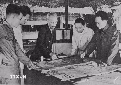 ttxvn-dang-lanh-dao-toan-dan-khang-chien-kien-quoc-1946-1960-9.jpg