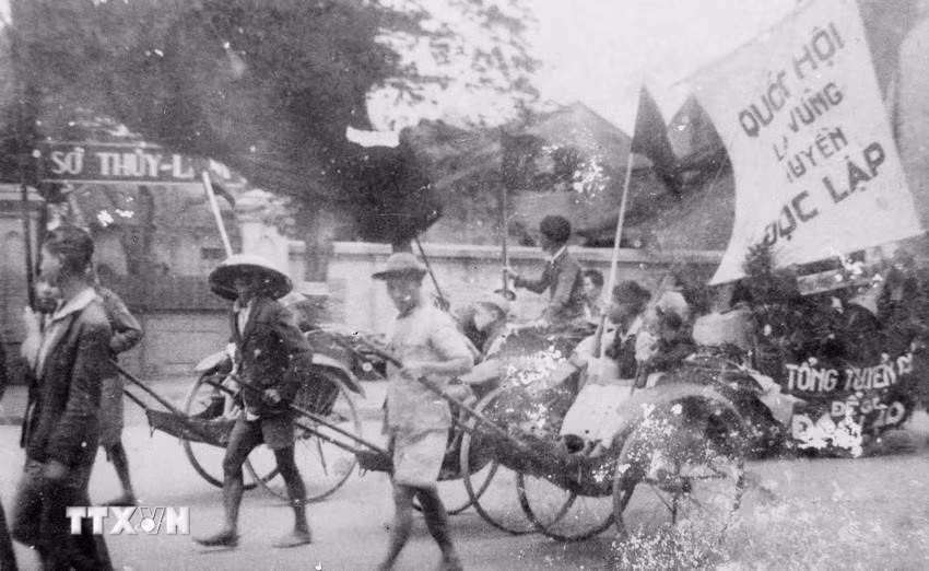 ttxvn-dang-lanh-dao-toan-dan-khang-chien-kien-quoc-1946-1960-20.jpg