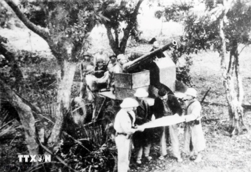 ttxvn-dang-lanh-dao-toan-dan-khang-chien-kien-quoc-1946-1960-3.jpg