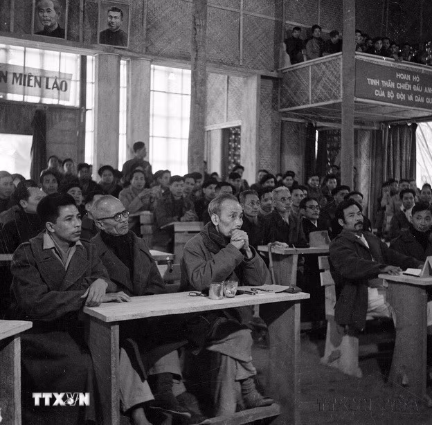ttxvn-dang-lanh-dao-toan-dan-khang-chien-kien-quoc-1946-1960-5.jpg