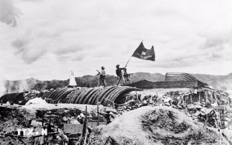 ttxvn-dang-lanh-dao-toan-dan-khang-chien-kien-quoc-1946-1960-26.jpg