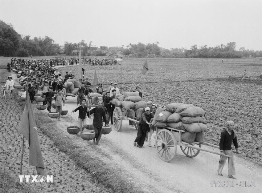 ttxvn-dang-lanh-dao-toan-dan-khang-chien-kien-quoc-1946-1960-19.jpg