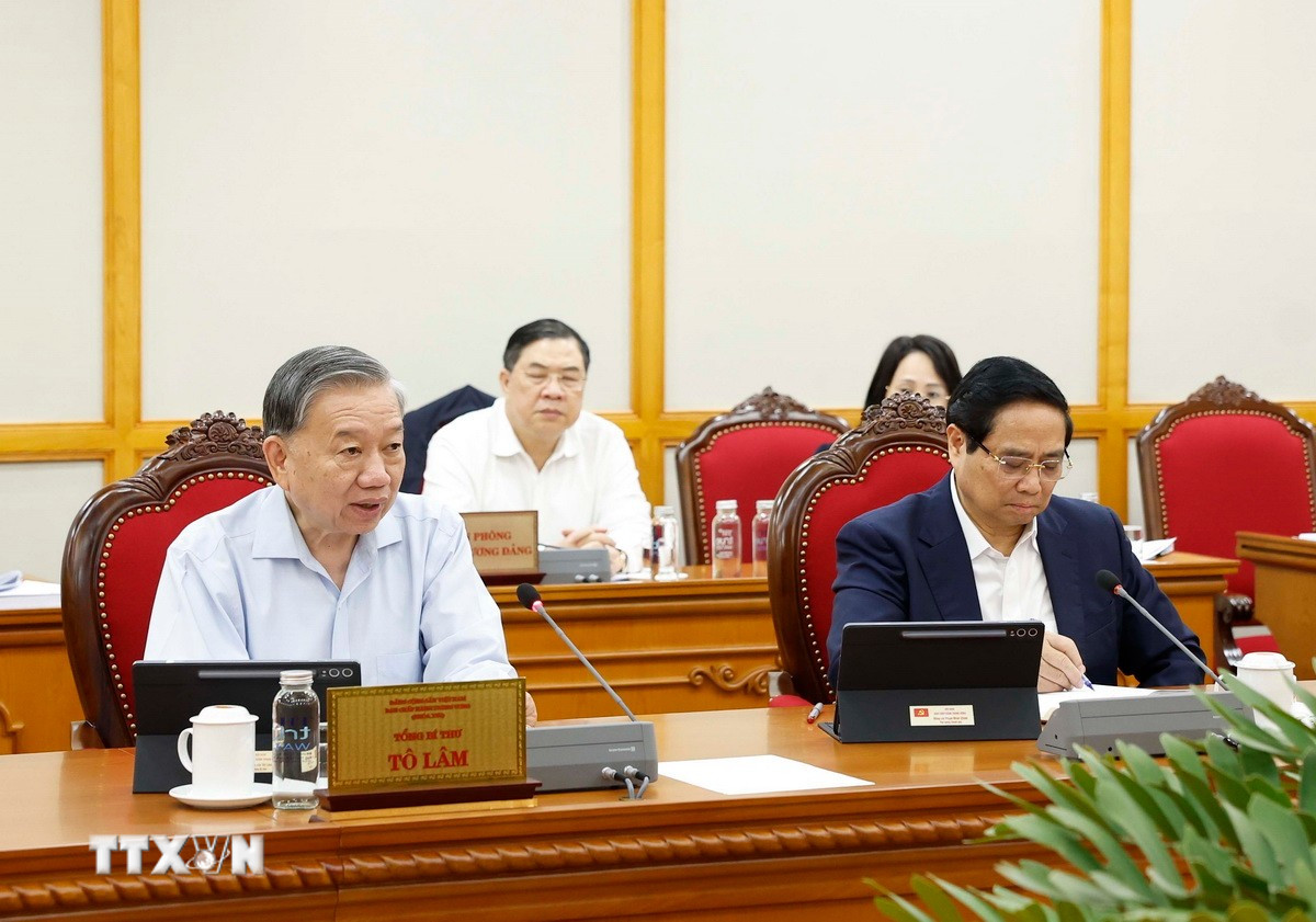 ttxvn-bo-chinh-tri-ban-bi-thu-ket-luan-ve-ket-qua-hoat-dong-chinh-quyen-dia-phuong-2-cap-3.jpg