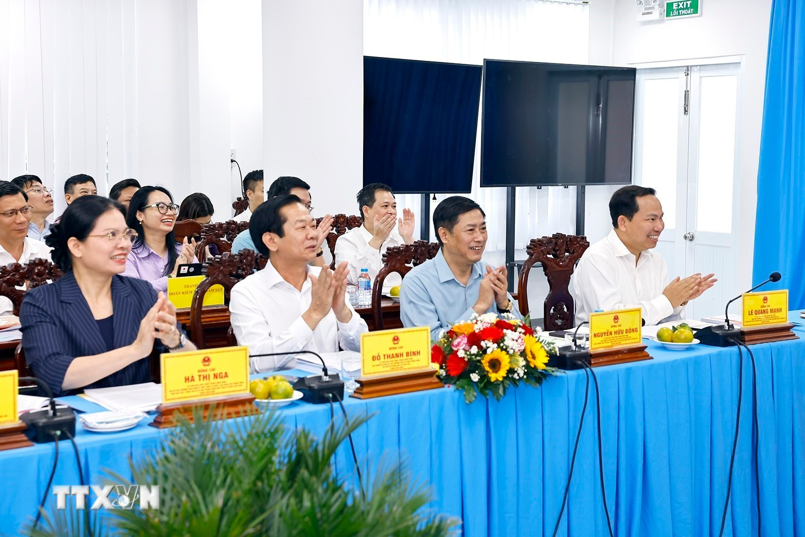 ttxvn-chu-tich-quoc-hoi-lam-viec-voi-uy-ban-bau-cu-thanh-pho-can-tho-3.jpg