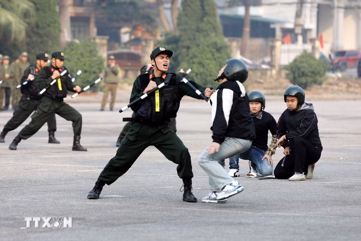 ttxvn-canh-sat-dac-nhiem-phu-tho-bao-dam-an-ninh-dai-hoi-xiv-6.jpg