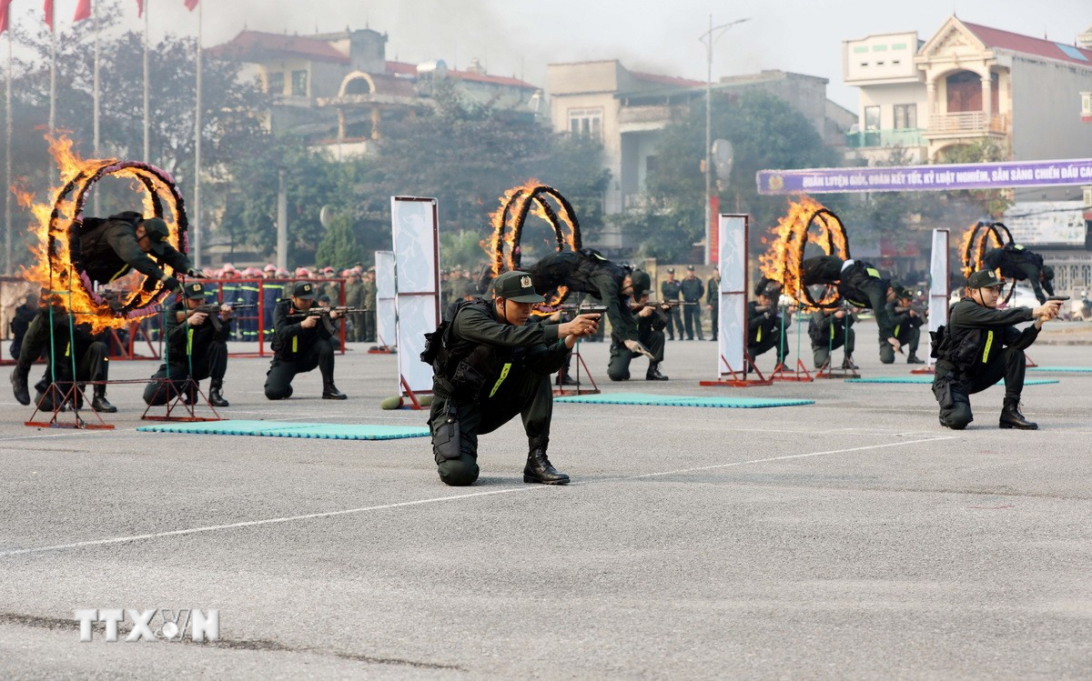 ttxvn-canh-sat-dac-nhiem-phu-tho-bao-dam-an-ninh-dai-hoi-xiv-2.jpg