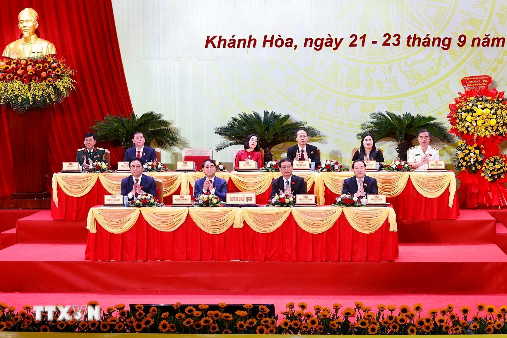 ttxvn-chu-tich-quoc-hoi-dang-bo-tinh-khanh-hoa-4.jpg