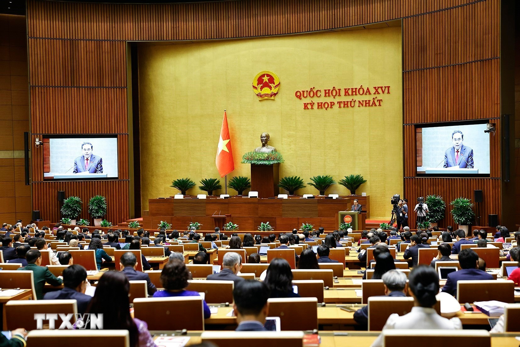ttxvn-khai-mac-trong-the-ky-hop-thu-nhat-quoc-hoi-khoa-xvi-2.jpg