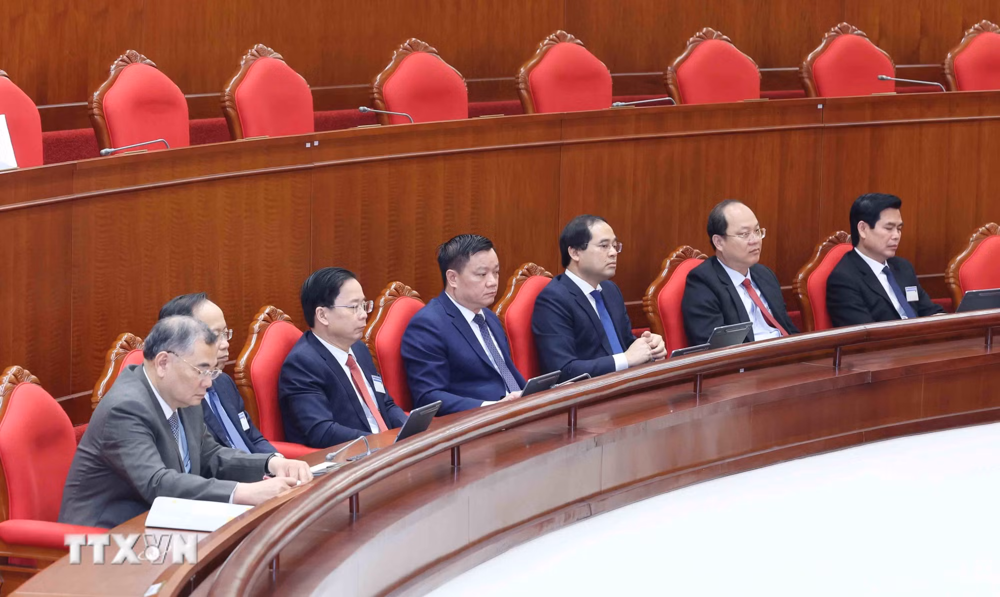 ttxvn-khai-mac-hoi-nghi-lan-thu-15-ban-chap-hanh-trung-uong-dang-khoa-xiii-6.jpg