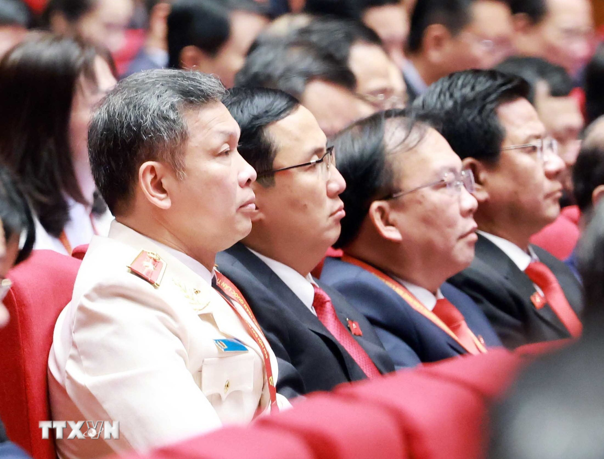 ttxvn-dai-hoi-dang-xiv-phien-thao-luan-tai-hoi-truong-ve-cac-van-kien-dai-hoi-23.jpg