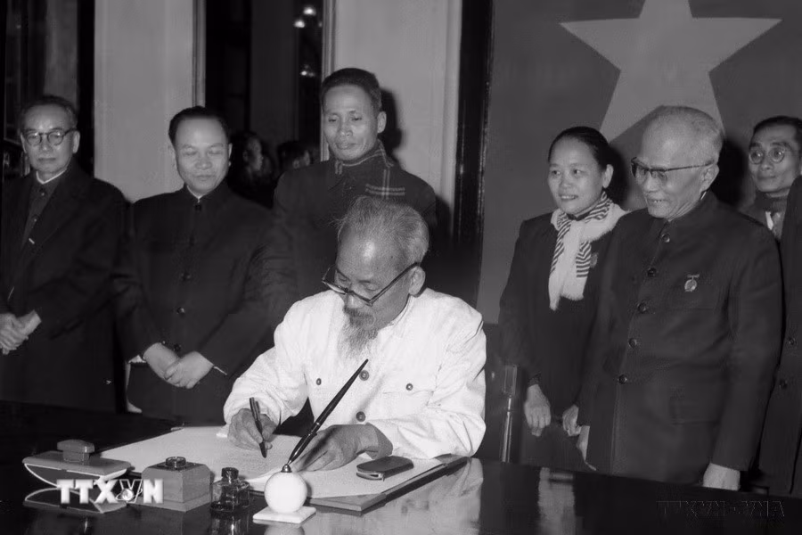 ttxvn-quoc-hoi-viet-nam-tap-trung-cao-nhat-tri-tue-y-chi-nguyen-vong-va-suc-manh-cua-nhan-dan-10.jpg