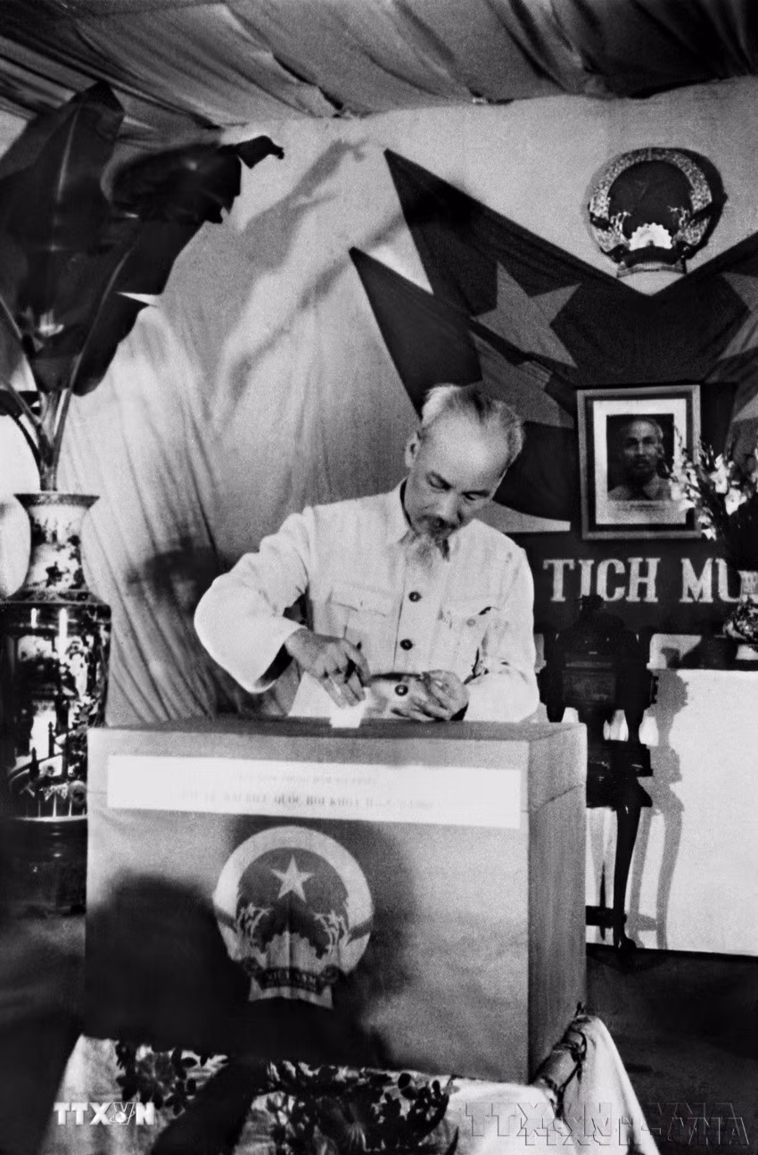 ttxvn-quoc-hoi-viet-nam-tap-trung-cao-nhat-tri-tue-y-chi-nguyen-vong-va-suc-manh-cua-nhan-dan-7.jpg