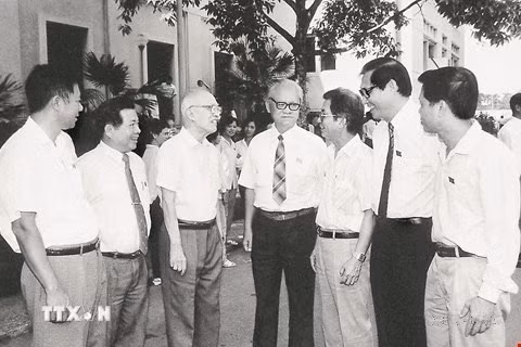 ttxvn-quoc-hoi-viet-nam-tap-trung-cao-nhat-tri-tue-y-chi-nguyen-vong-va-suc-manh-cua-nhan-dan-52.jpg