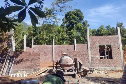 Xóa nhà tạm, nhà dột nát tại xã Thu Cúc, tỉnh Phú Thọ, (Ảnh: Tạ Toàn/TTXVN)