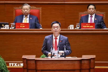 Đồng chí Lê Quốc Anh, Tỉnh ủy viên, Bí thư Đảng ủy đặc khu Phú Quốc (tỉnh An Giang), trình bày tham luận “Phát triển đặc khu Phú Quốc thành trung tâm kinh tế, du lịch-dịch vụ tổng hợp tầm quốc gia, quốc tế. (Ảnh: TTXVN)