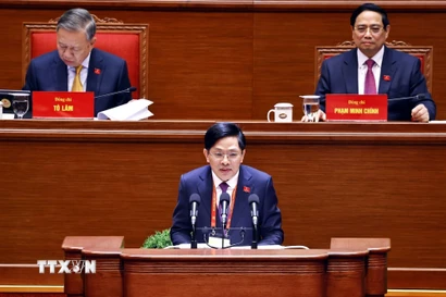 Đồng chí Đặng Văn Dũng, Phó Trưởng Ban Nội chính Trung ương, trình bày tham luận “Tiếp tục đẩy mạnh, kiên quyết, kiên trì đấu tranh ngăn chặn, đẩy lùi tham nhũng, lãng phí, tiêu cực”. (Ảnh: TTXVN)