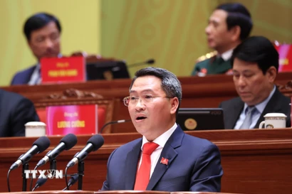 Đồng chí Nguyễn Tấn Phát, Thành ủy viên, Bí thư Đảng ủy phường Sài Gòn (Thành phố Hồ Chí Minh), trình bày tham luận “Lãnh đạo phát triển kinh tế tư nhân nhanh và bền vững”. (Ảnh: TTXVN)