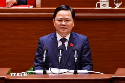 Đồng chí Nguyễn Anh Tuấn, Ủy viên Trung ương Đảng, Phó Trưởng Ban Chính sách, chiến lược Trung ương, tham luận về vấn đề “Các giải pháp chiến lược nhằm tăng trưởng kinh tế 2 con số trong giai đoạn mới 2026-2030”. (Ảnh: TTXVN)