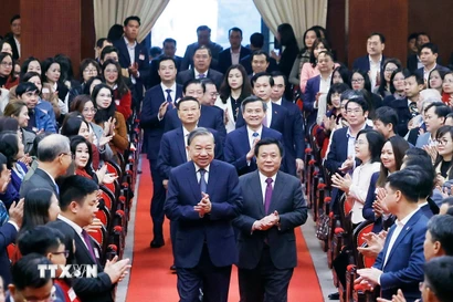 Tổng Bí thư Tô Lâm và các đại biểu đến dự hội nghị. (Ảnh: Thống Nhất/TTXVN)