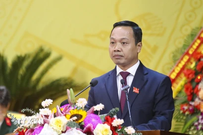 Tân Bí thư Tỉnh ủy Điện Biên Trần Tiến Dũng phát biểu nhận nhiệm vụ. (Ảnh: Xuân Tư/TTXVN)