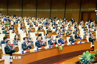 Tổng Bí thư Tô Lâm và các đồng chí lãnh đạo, nguyên lãnh đạo Đảng Nhà nước dự hộ nghị tại điểm cầu Hội trường Diên Hồng. (Ảnh: Thống Nhất/TTXVN)