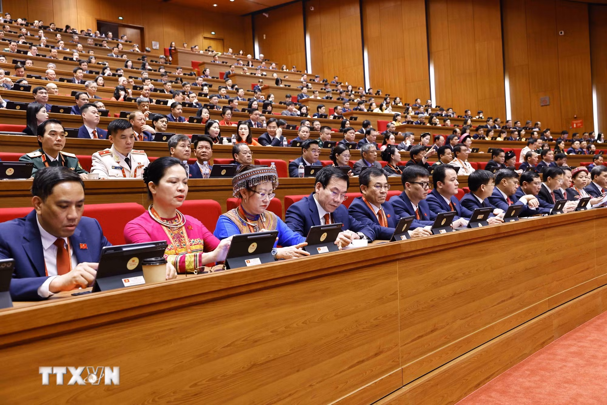 ttxvn-khai-mac-trong-the-dai-hoi-dai-bieu-toan-quoc-lan-thu-xiv-cua-dang-8540048-1.jpg