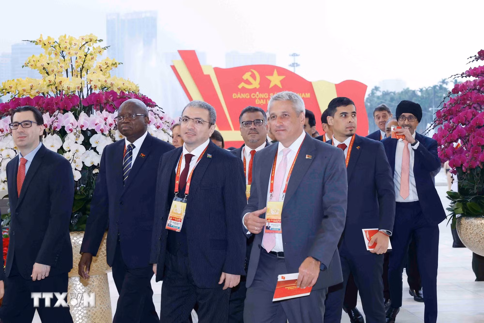 ttxvn-khai-mac-dai-hoi-xiv-cua-dang-8539983-2.jpg