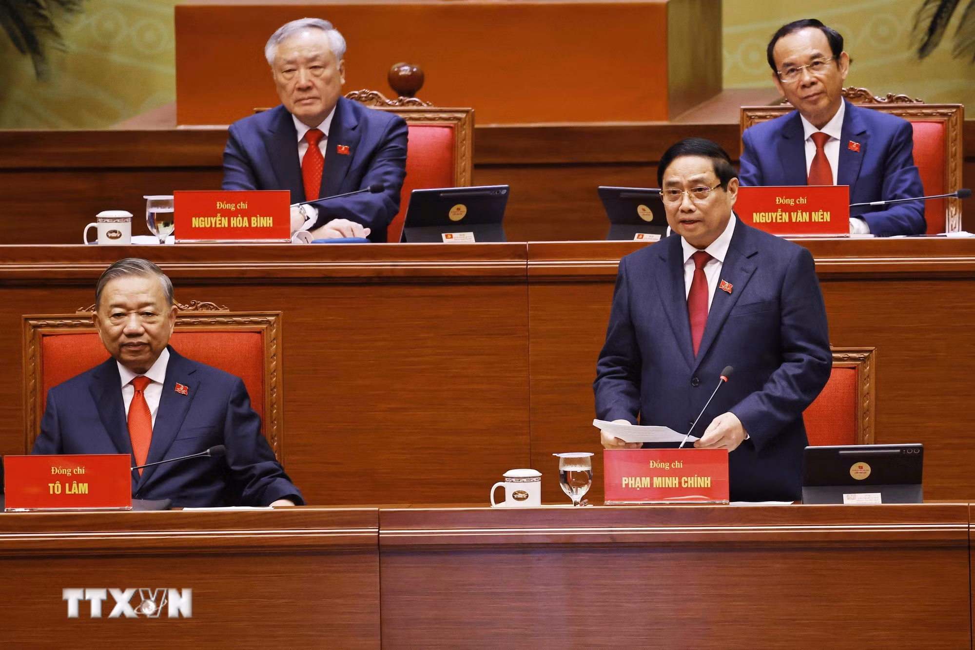 ttxvn-phien-khai-mac-dai-hoi-xiv-cua-dang-8540348-3.jpg