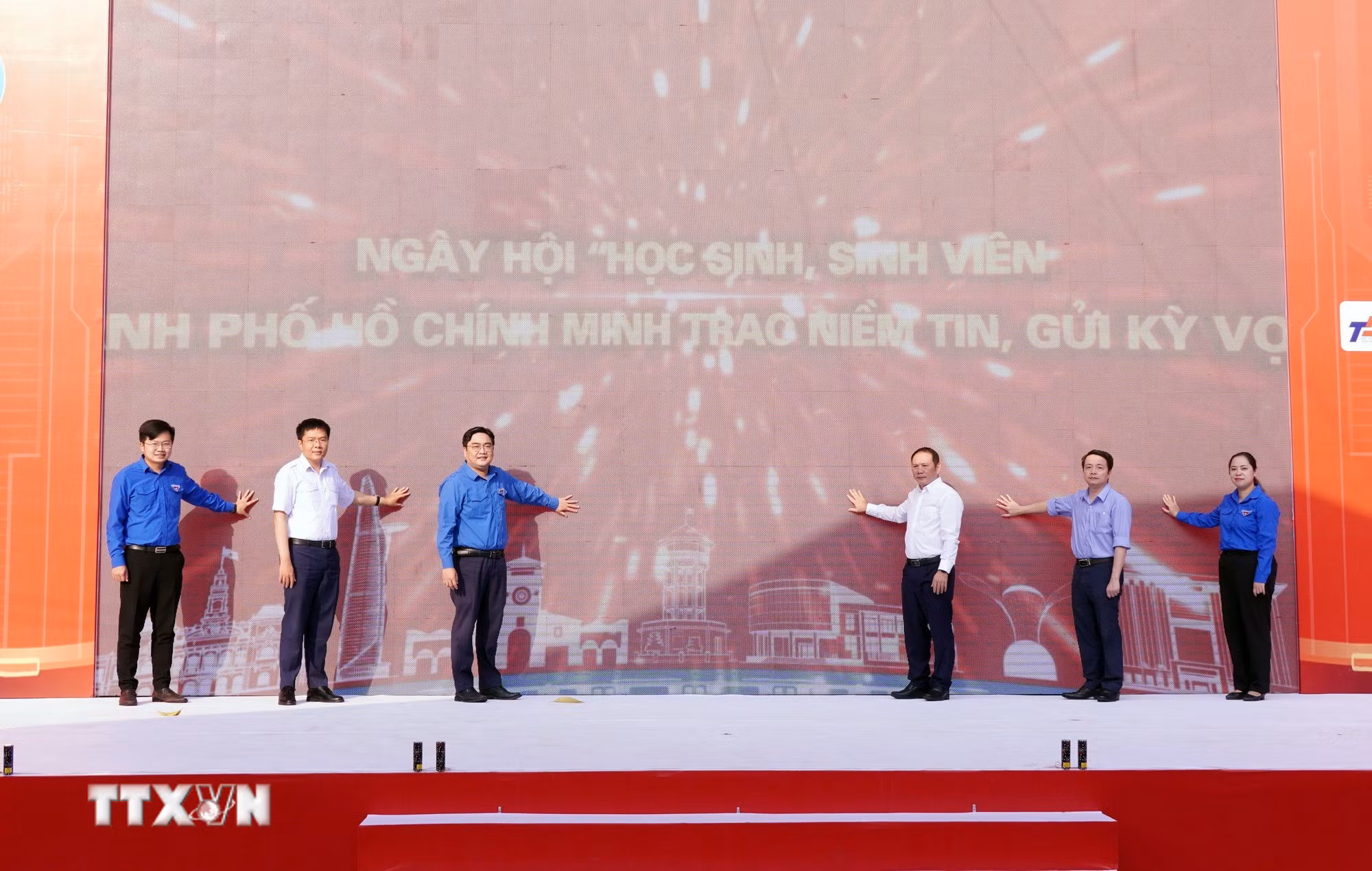 ttxvn-hon-2000-hoc-sinh-sinh-vien-tp-ho-chi-minh-huong-ve-ngay-bau-cu-quoc-hoi-va-hdnd-8627479-2.jpg